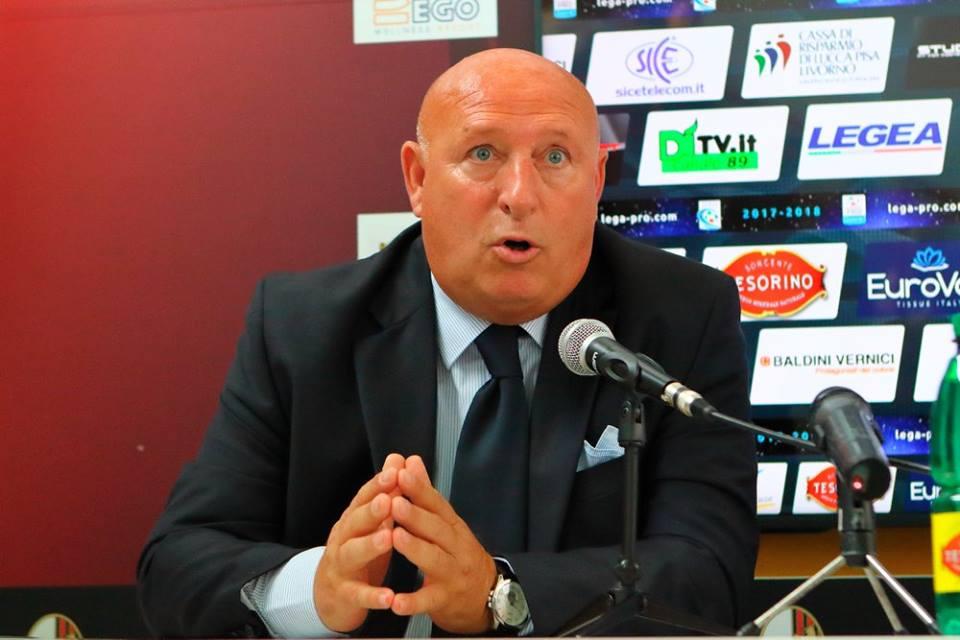 Fabrizio Lucchesi al lavoro per allestire una Lucchese NoiTV