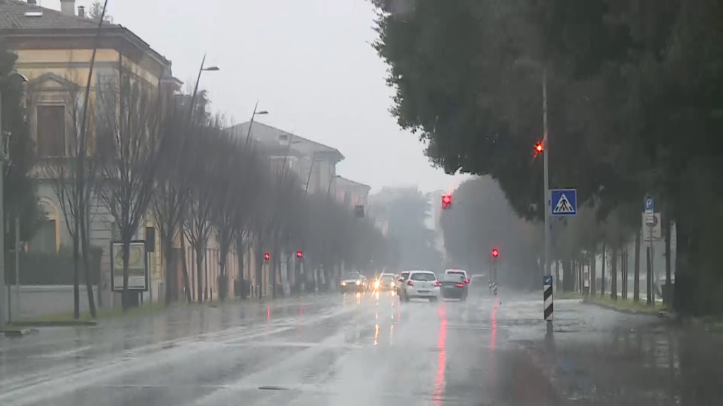 Maltempo, codice giallo domani in Toscana per pioggia, vento e mare