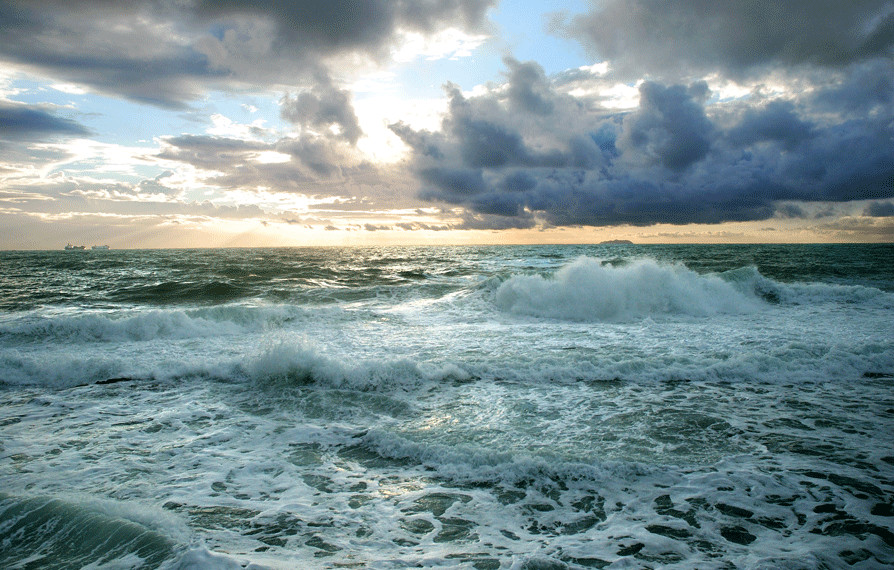 Maltempo, codice giallo fino a domenica mattina per vento e mare mosso